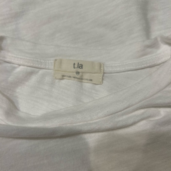 T La White flutter sleeve T-Shirt size XS - Picture 2 of 6